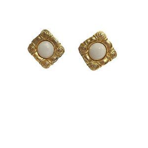Vintage Clip On‎ Earrings Gold Tone Faux Pearl Textured Square Rosebuds